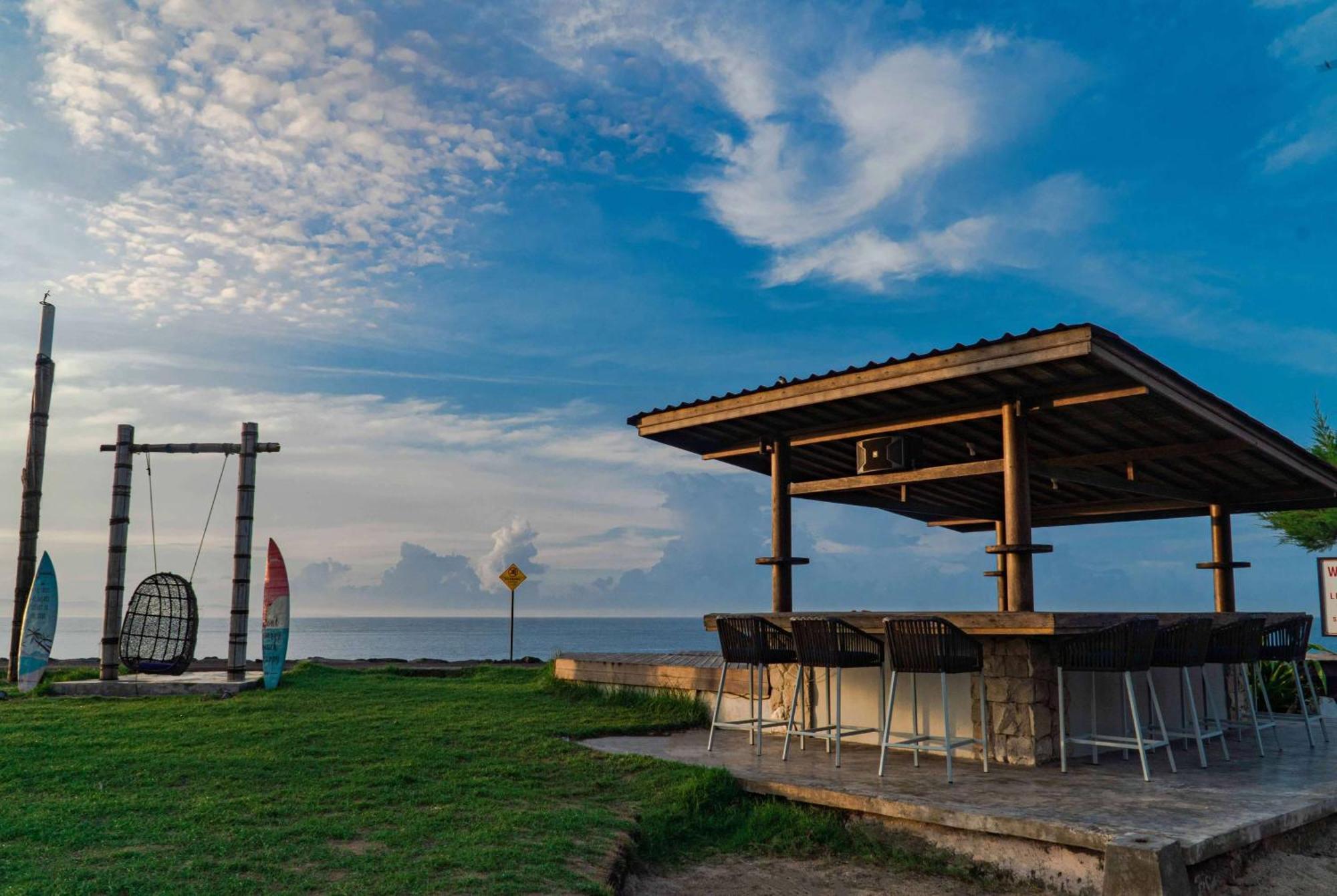 윈덤 타만사리 지바 리조트 발리 Siyut 외부 사진 The beach of Tanjung Piayu