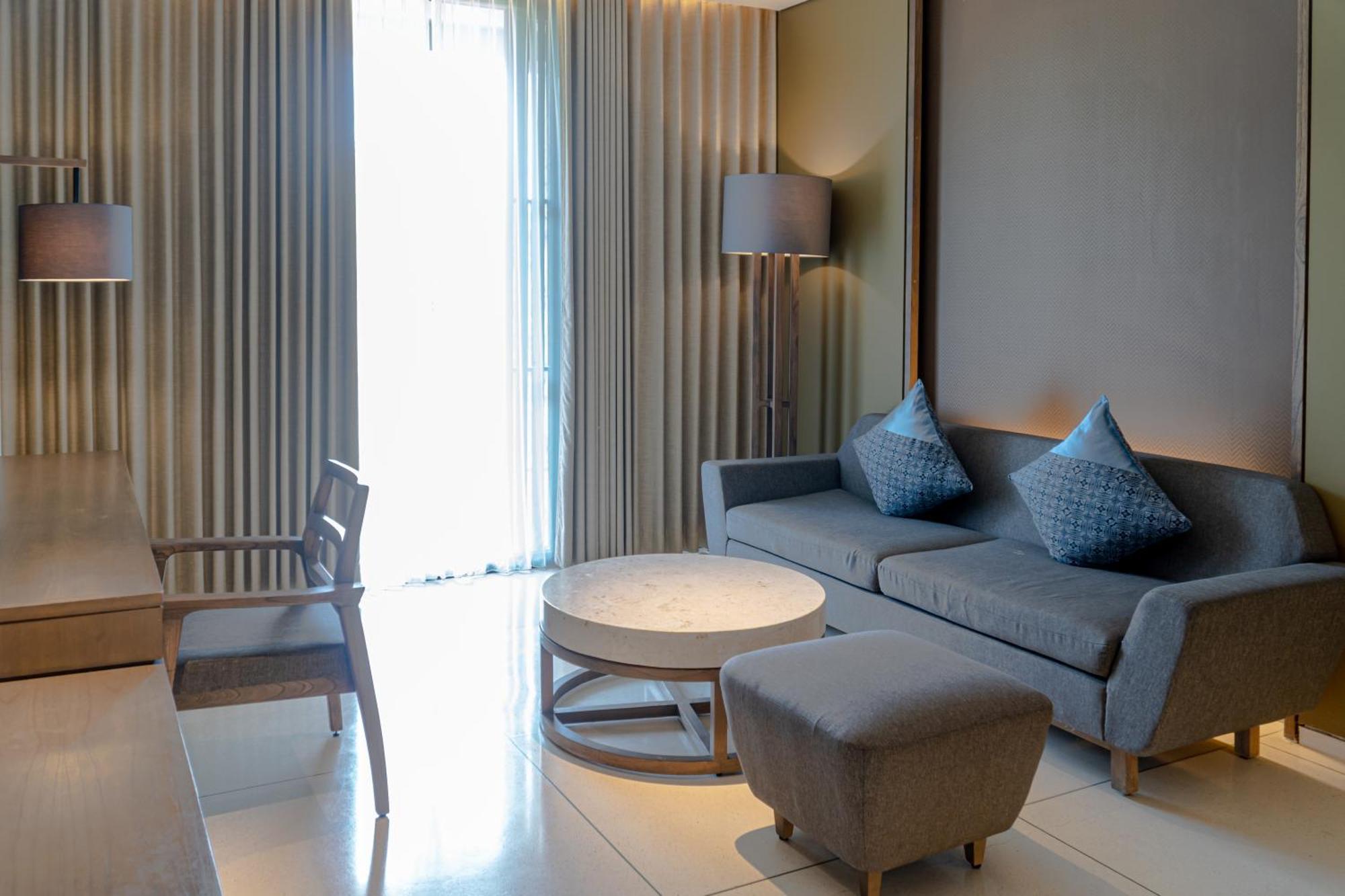 윈덤 타만사리 지바 리조트 발리 Siyut 외부 사진 A living room at the hotel