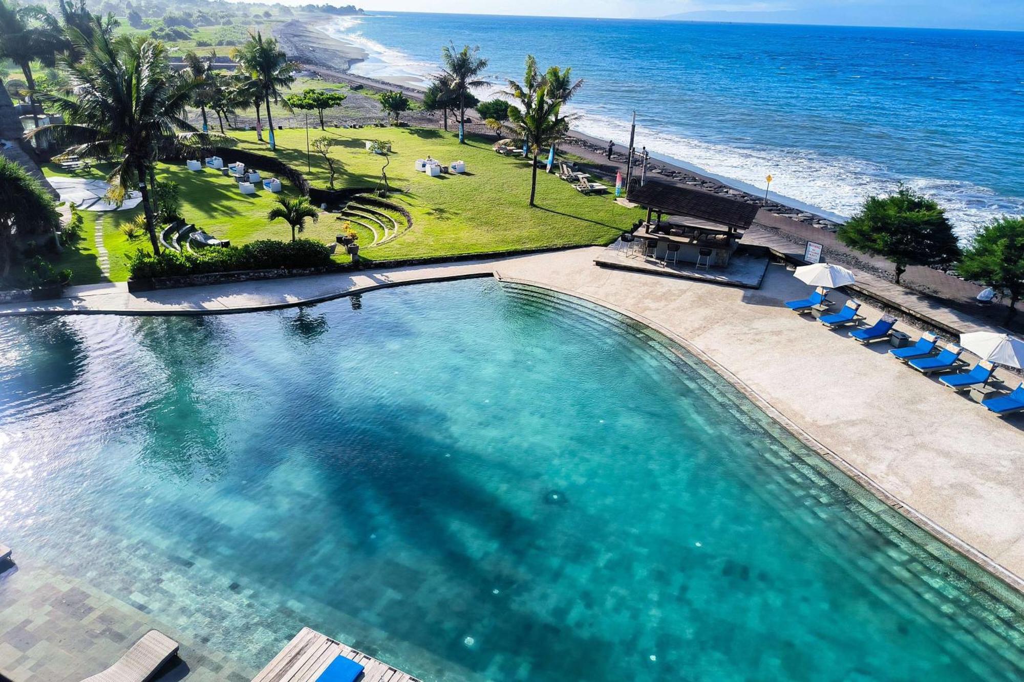윈덤 타만사리 지바 리조트 발리 Siyut 외부 사진 The beach at the hotel